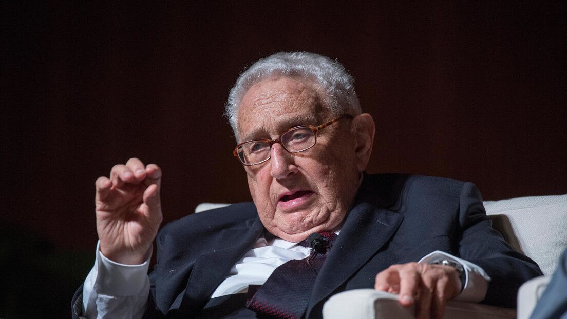 Kissinger: EEUU está al borde de una guerra contra China y Rusia