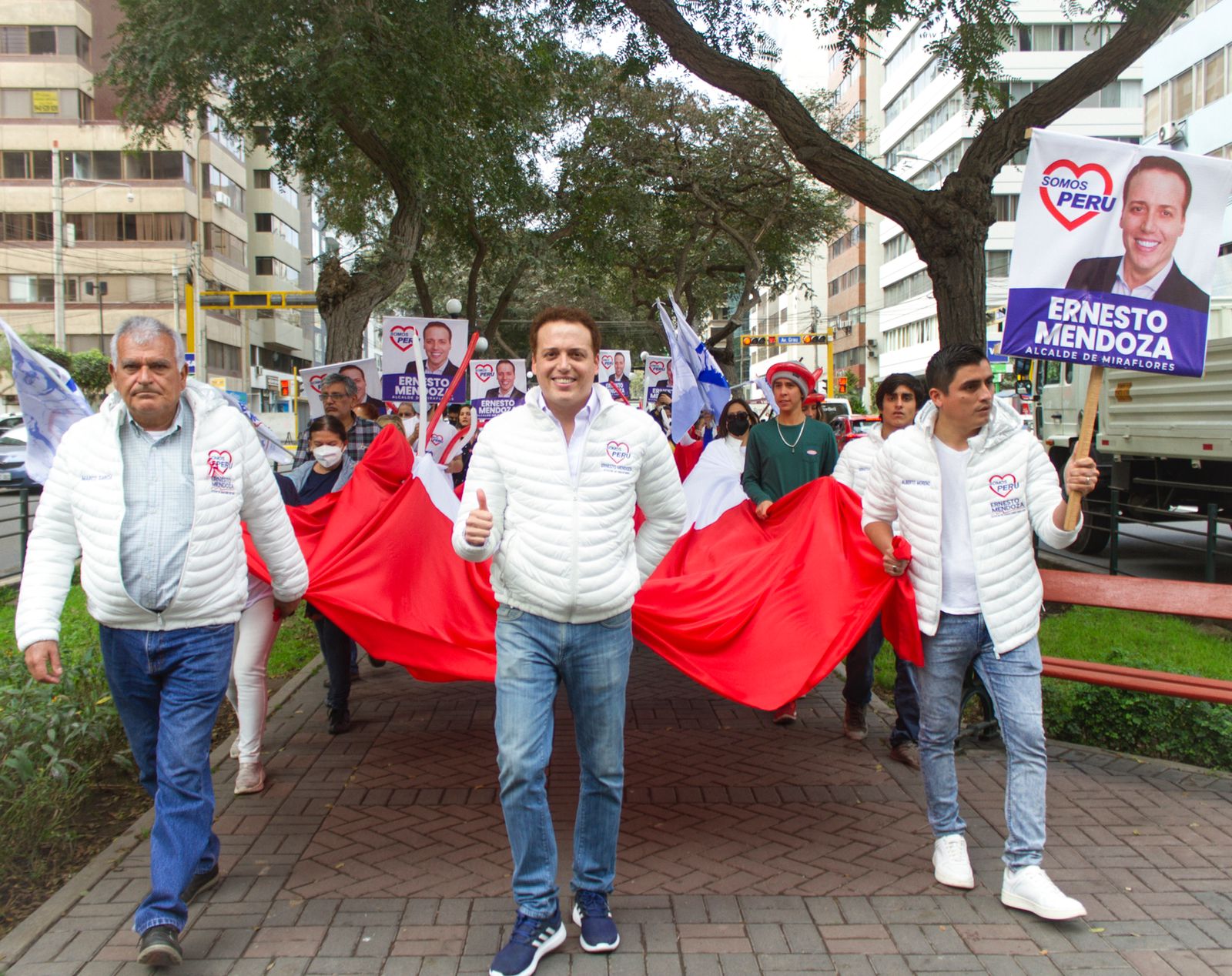 Miraflores: Ernesto Mendoza marcha por seguridad ciudadana