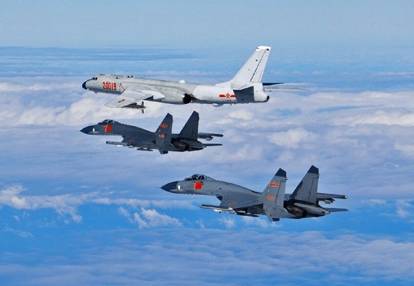 27 naves militares chinas violan zona de defensa aérea de Taiwán