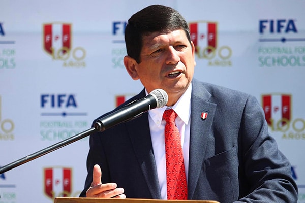Agustín Lozano anunció amistoso de Perú ante El Salvador en septiembre