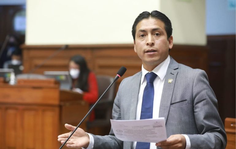 Ética recomienda suspender 120 días a congresista Freddy Díaz