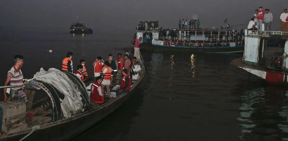 Bangladesh: Autoridades informaron que fallecieron 65 personas por hundimiento de ferry