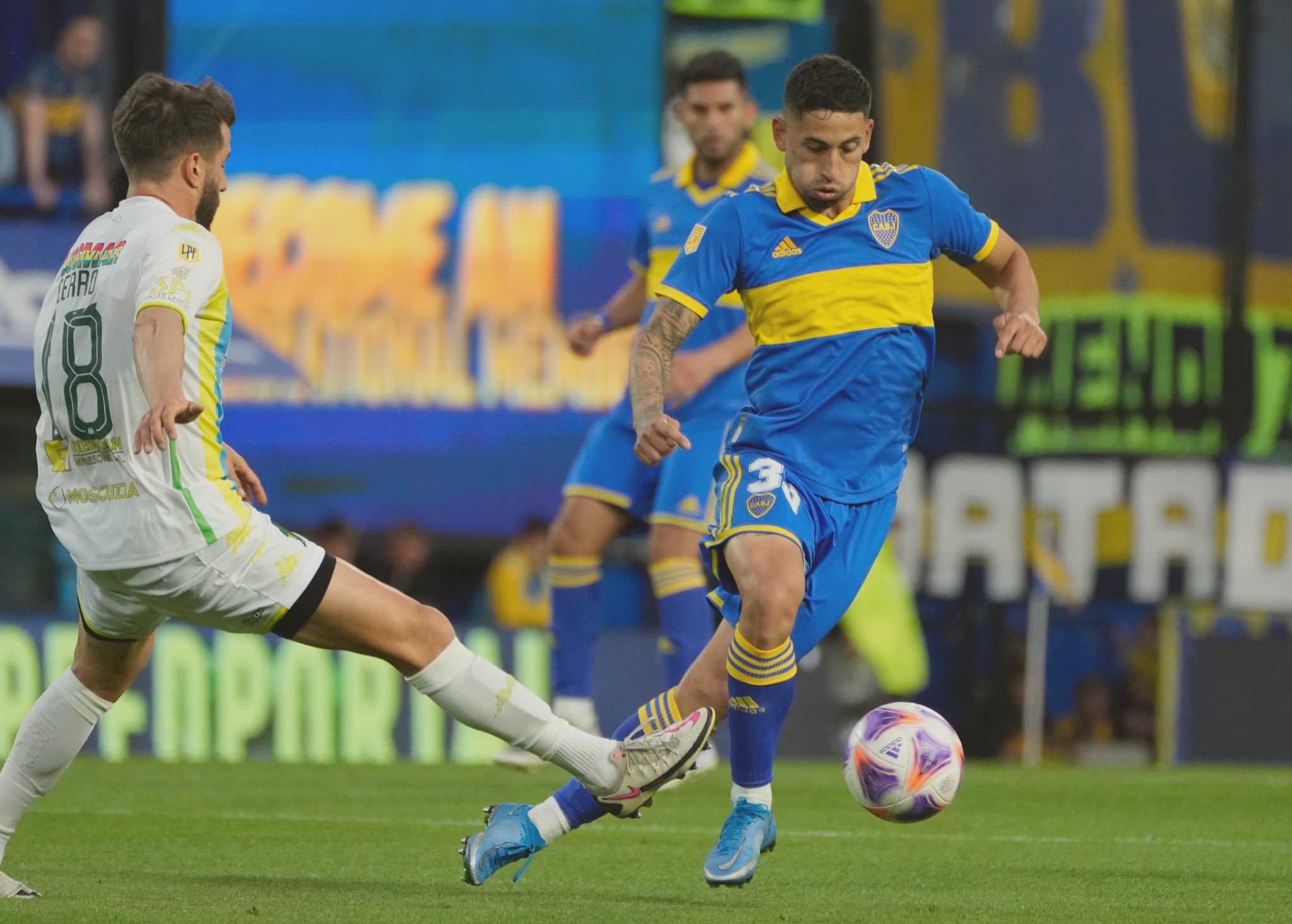 Boca Juniors superó a Aldosivi y continúa líder en la Liga Argentina