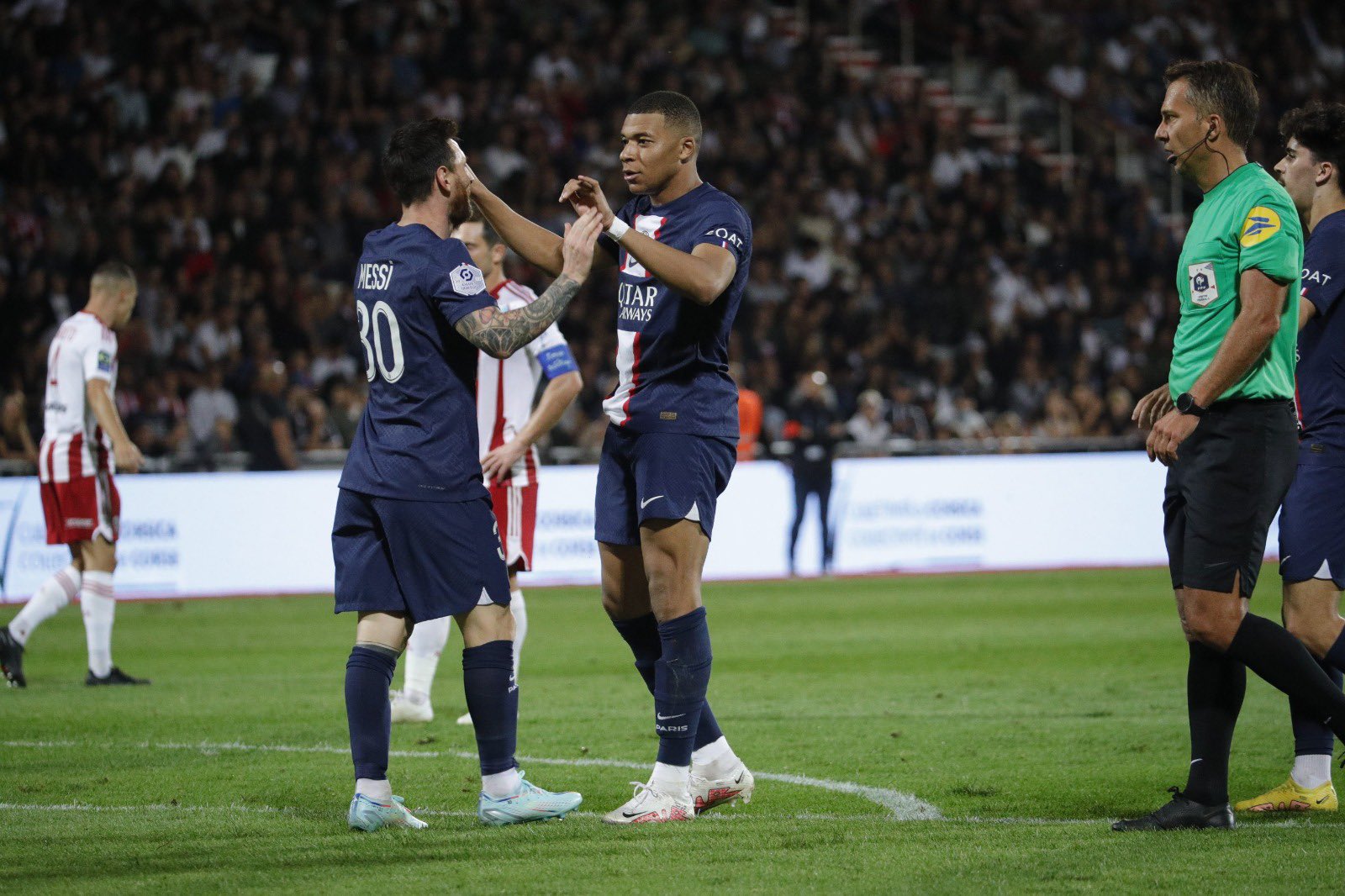 PSG superó 3-0 al Ajaccio y continúa líder en la Ligue 1