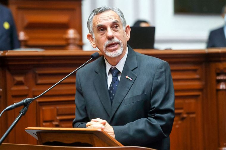 Fiscalía cita a exministro Pedro Francke por cuestionado decreto