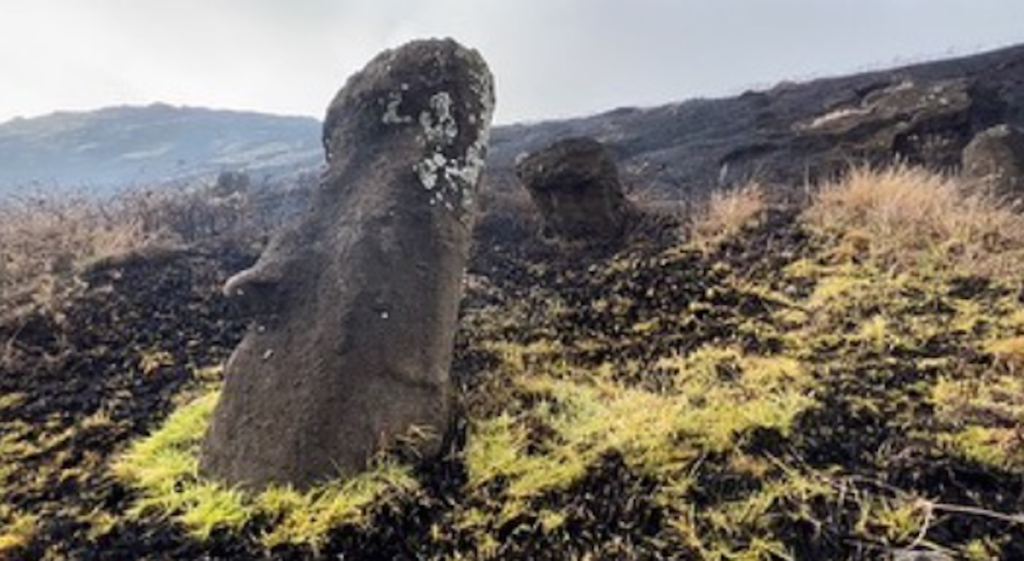 Chile: Incendio en la isla de Pascua causa daños a estatuas Moai