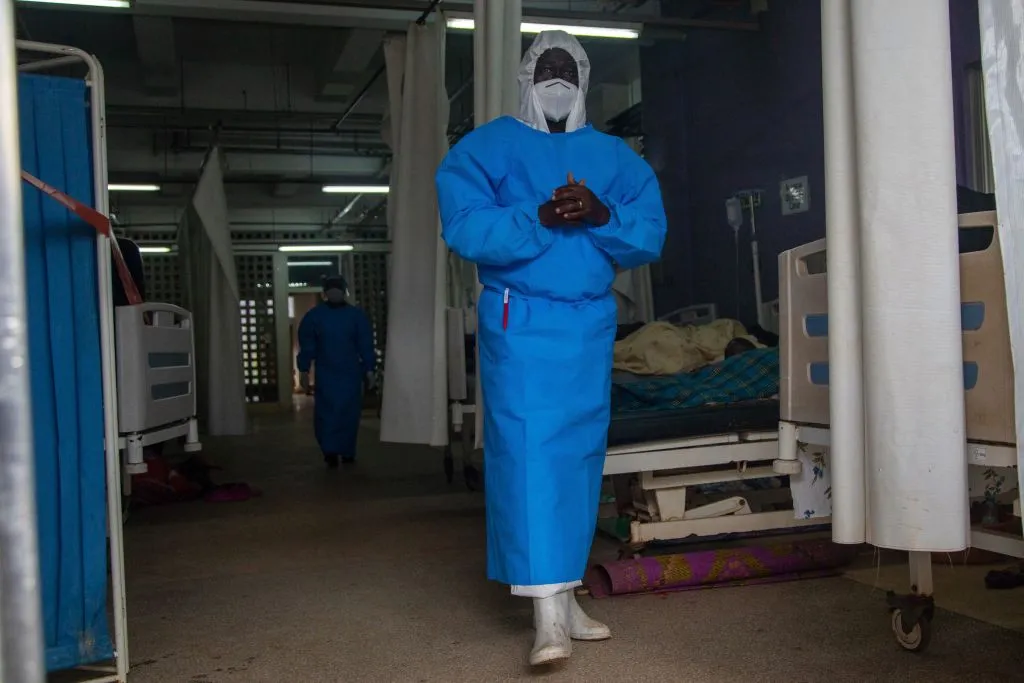 Uganda: Confirman 44 casos de ébola