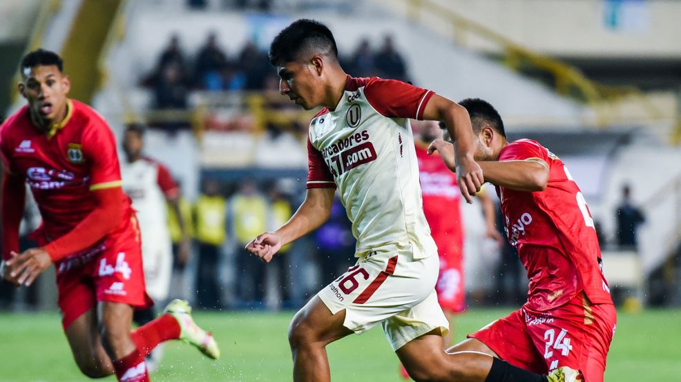 Universitario de Deportes derrotó 2-0 a Sport Huancayo en el Estadio Monumental