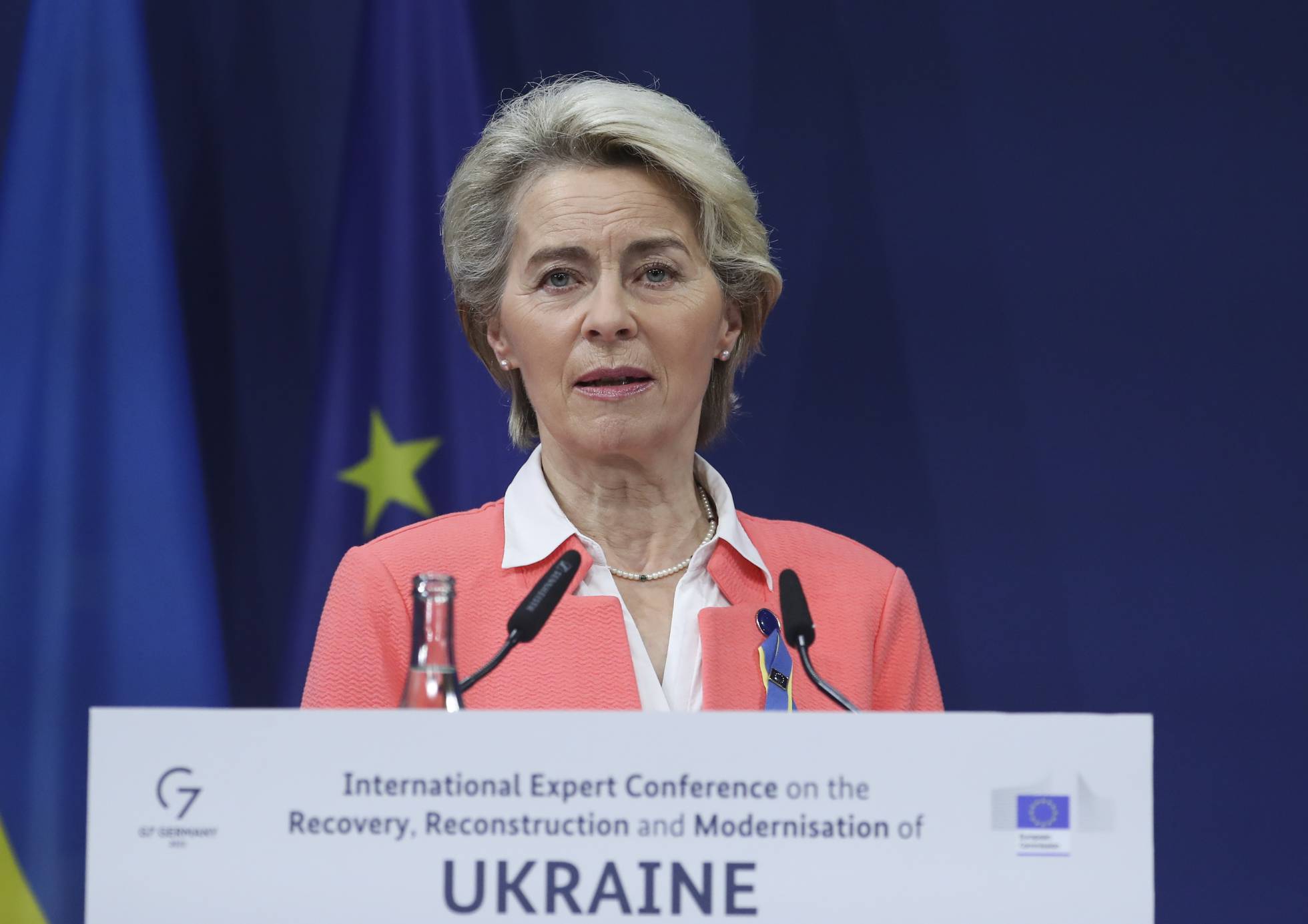 Bruselas dará 18.000 millones en créditos blandos para sostener las finanzas de Ucrania