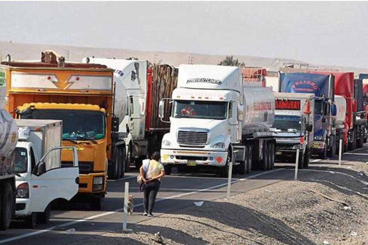 ADEX: Perú pierde US$ 25 millones  diarios por paro de transportistas