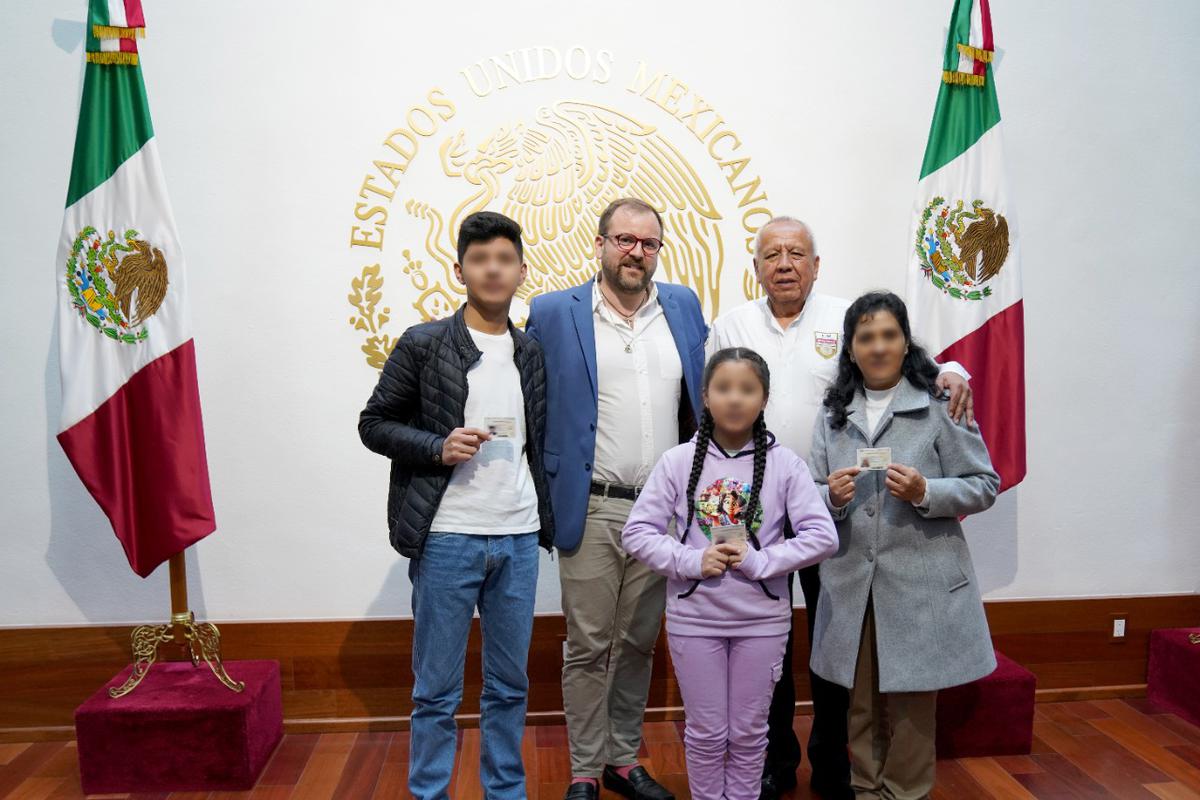 Lilia Paredes y sus hijos ya están en México