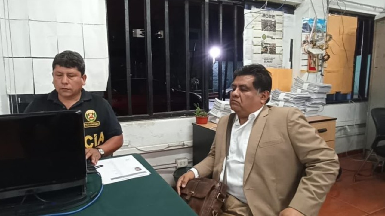 Juan Burgos presenta denuncia policial contra Pasión Dávila