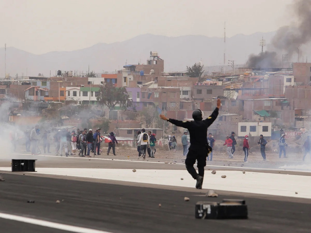 Arequipa: Van cuatro muertos en protestas por el cierre del Congreso