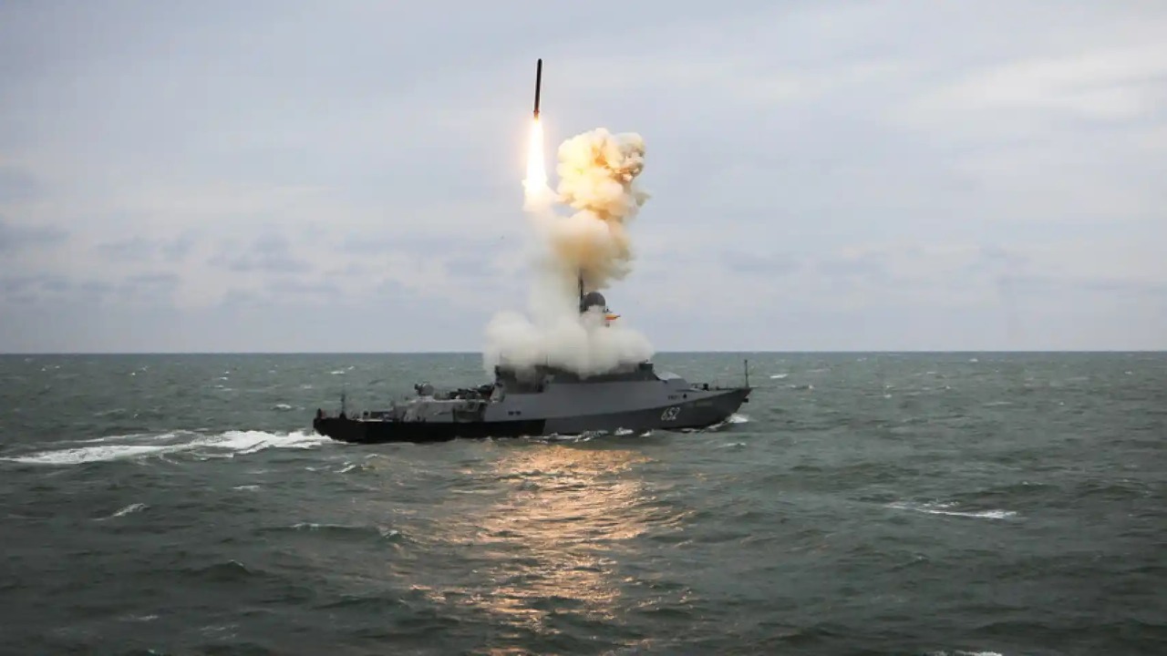 Rusia lanza oleada de 120 misiles  “Crucero” desde aviones y barcos
