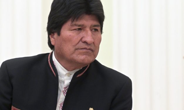 Evo Morales insulta a Dina y ataca al Perú