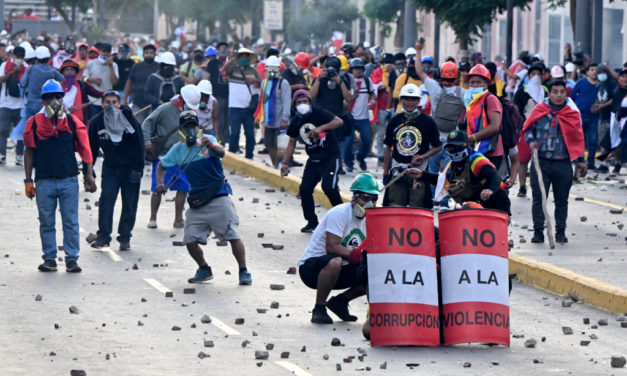Turbas desatan caos y violencia en Lima