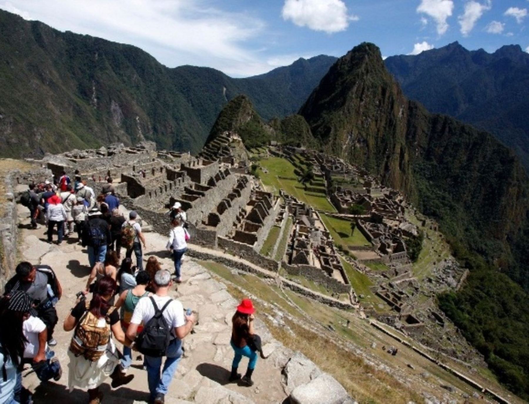 Al menos 16 países recomiendan no visitar Perú por violencia