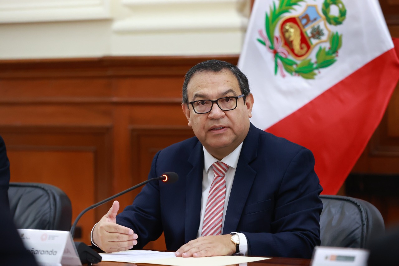 Premier Otárola rechaza la injerencia de Petro