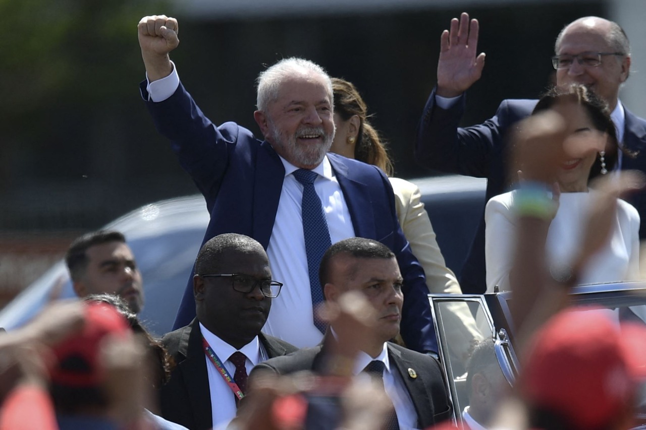 Presidente Lula, al jurar cargo,  revoca leyes de Jair Bolsonaro