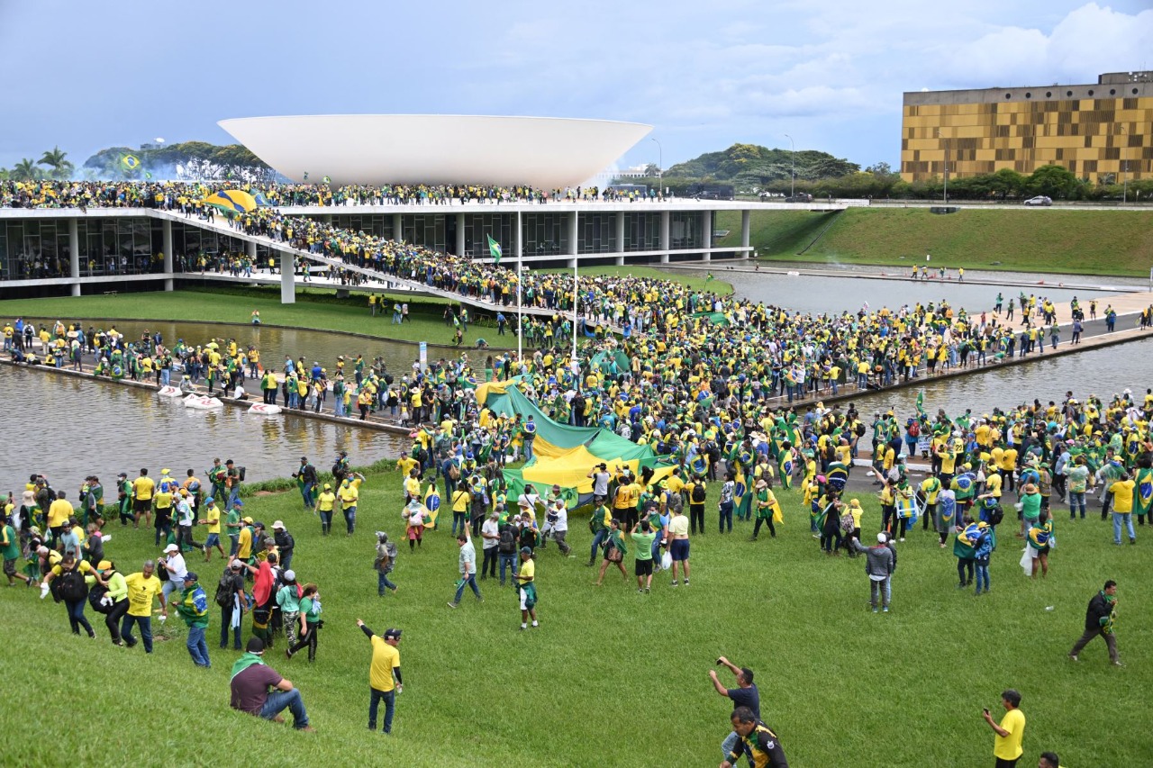 Bolsonaristas invadieron el Palacio presidencial, Corte Suprema y Congreso de Brasil