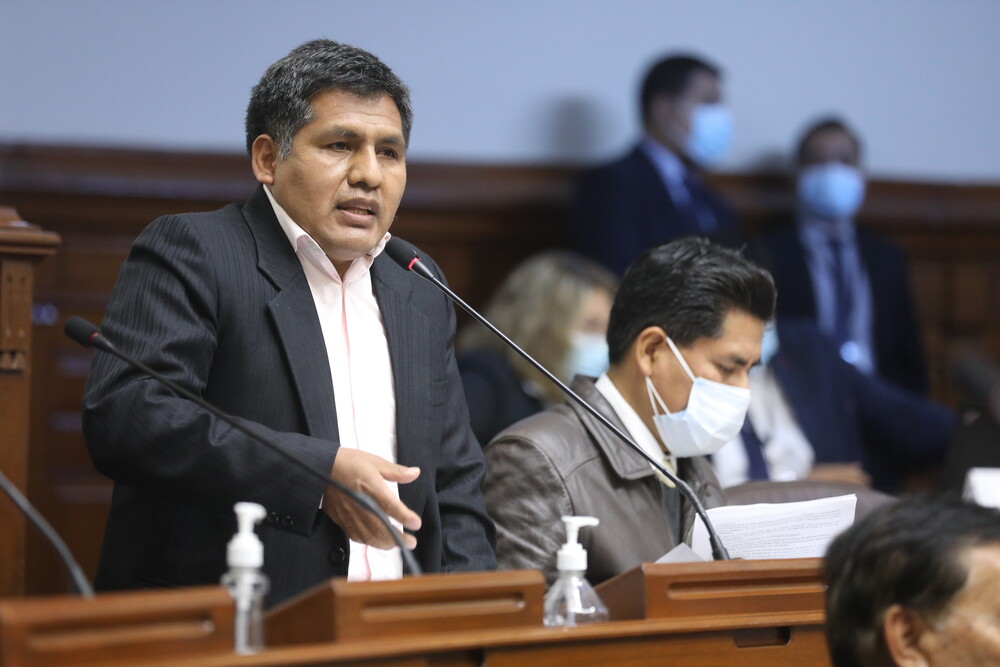 Congresista Jaime Quito emplaza a Contraloría y a Ministra de Vivienda