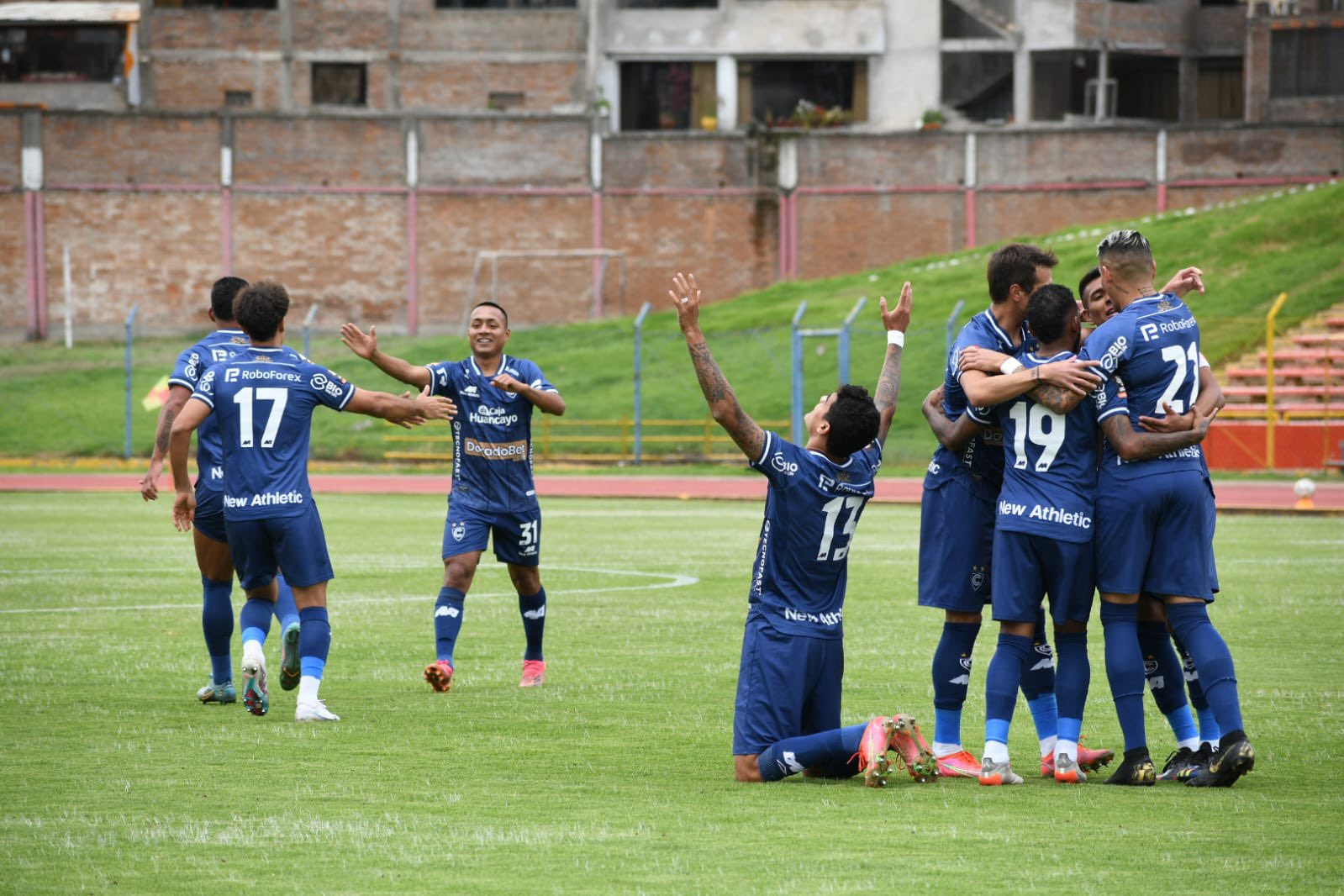 Con dedicatoria: Cienciano celebra victoria ante Sport Huancayo con mensaje a la FPF