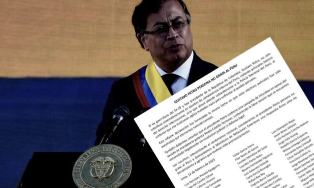 Piden declarar a Gustavo Petro como persona no grata en Perú.