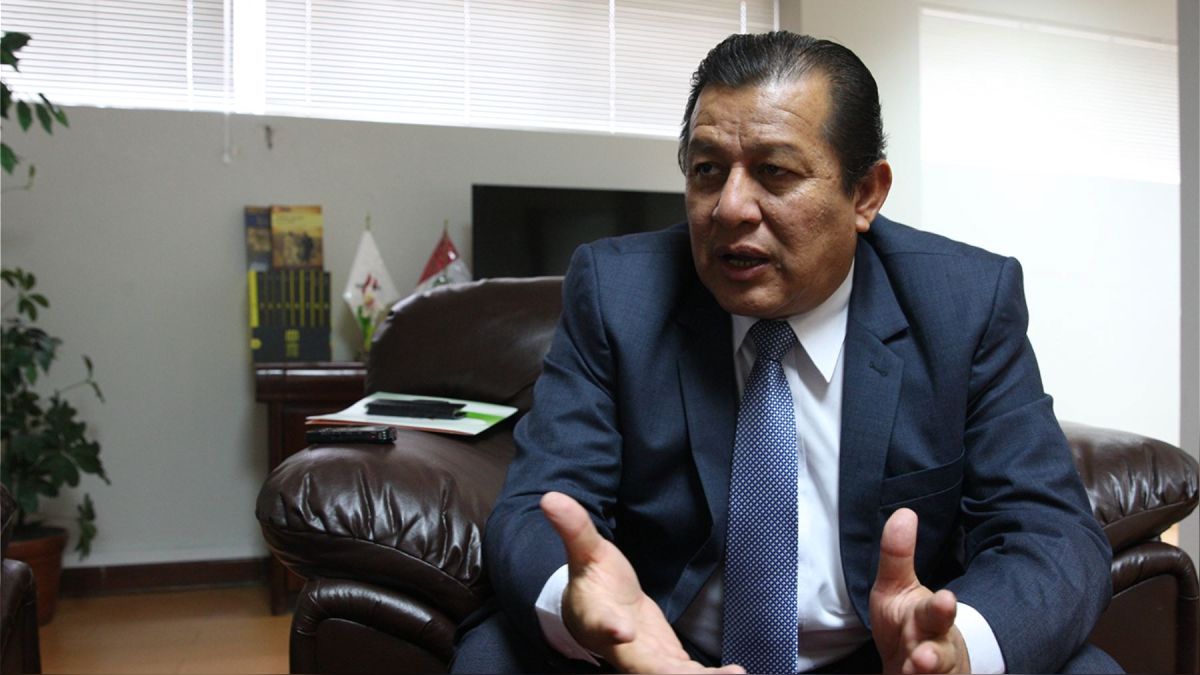 Congresista Salhuana exige salida de Vicente Romero del Mininter
