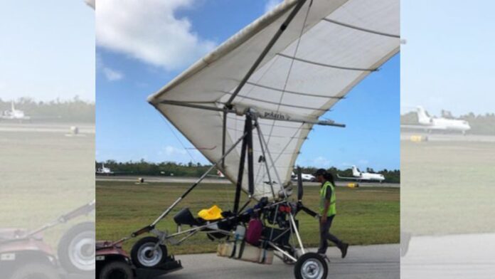 Dos pilotos cubanos fugan de la isla a EE. UU, a bordo de un ala delta