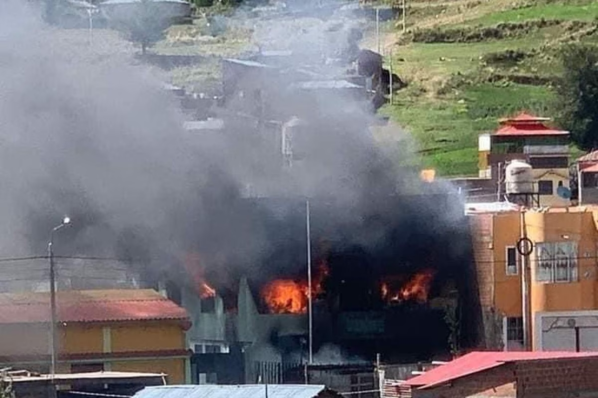 Atacan nuevamente una comisaría en Puno