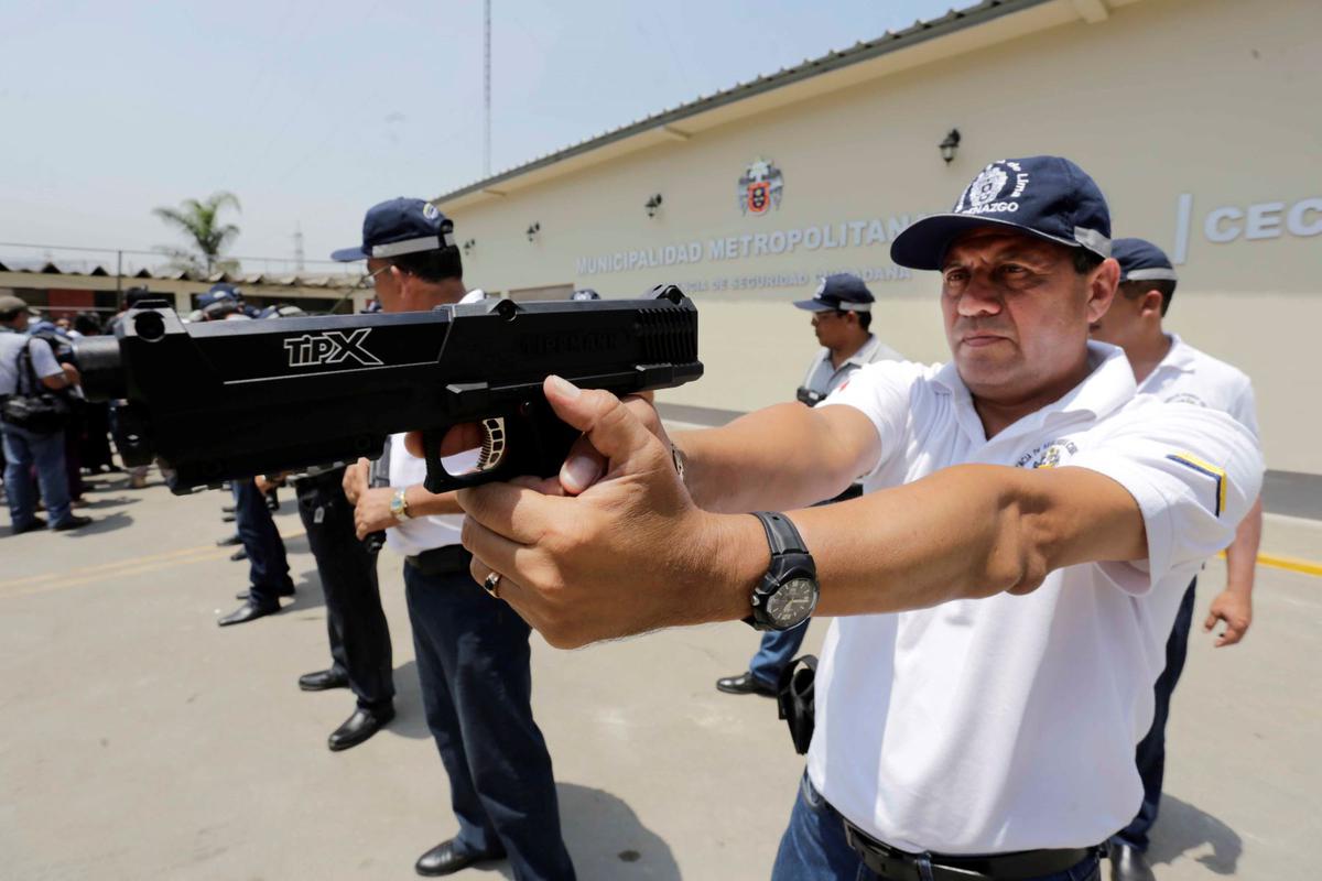Autorizan el uso de armas no letales a serenazgo municipal