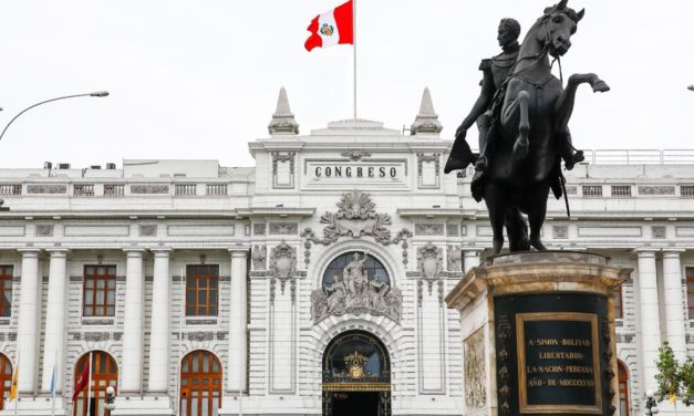 Congreso reanudará debate de adelanto de elecciones