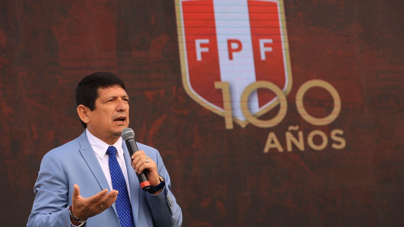 ADFP denunció penalmente a Agustín Lozano