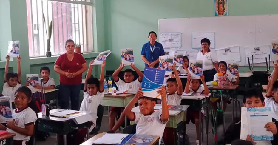Derrama Magisterial entrega más de 180 mil kits escolares