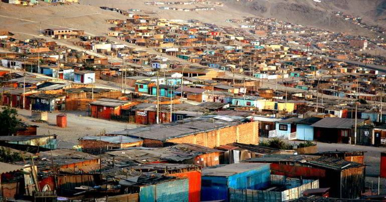 Peruanos seguirán en la pobreza