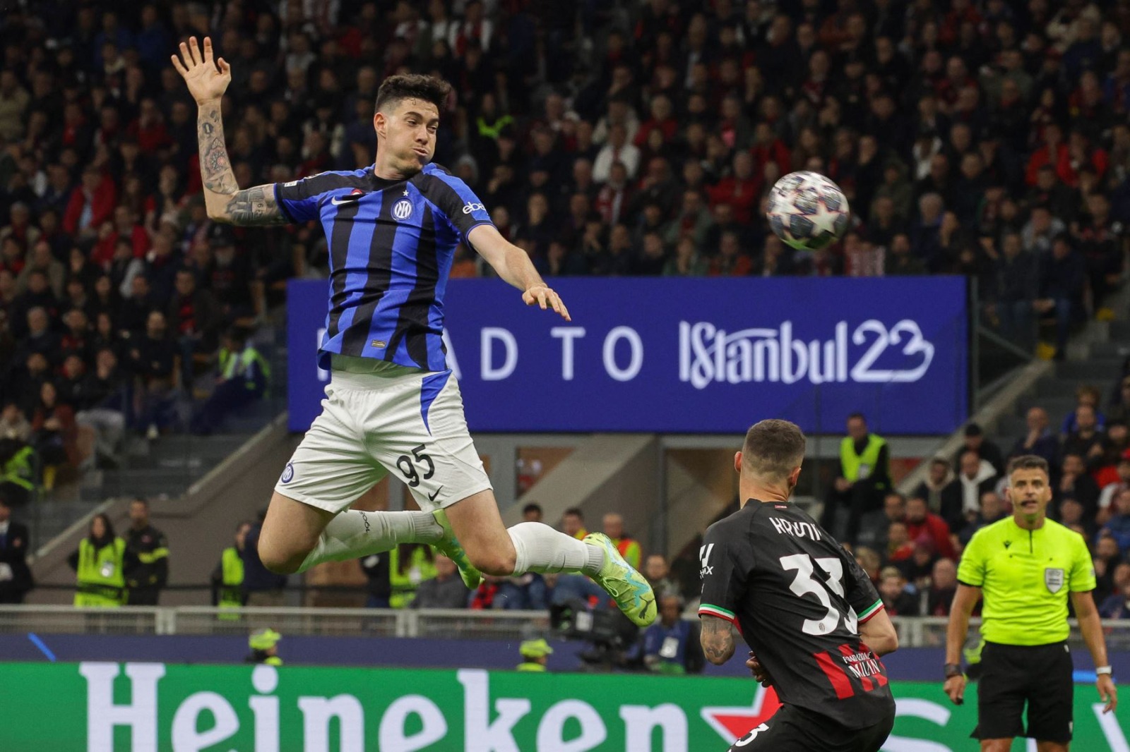 Inter ganó 2 – 0 al AC Milan por la semifinal de Champions