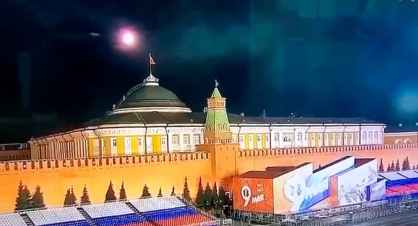 Dos drones ucranianos atacaron el Kremlin para matar a Putin