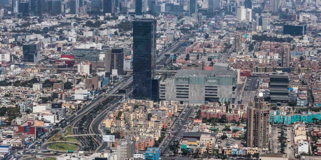 México suspende relaciones económicas y comerciales con Perú