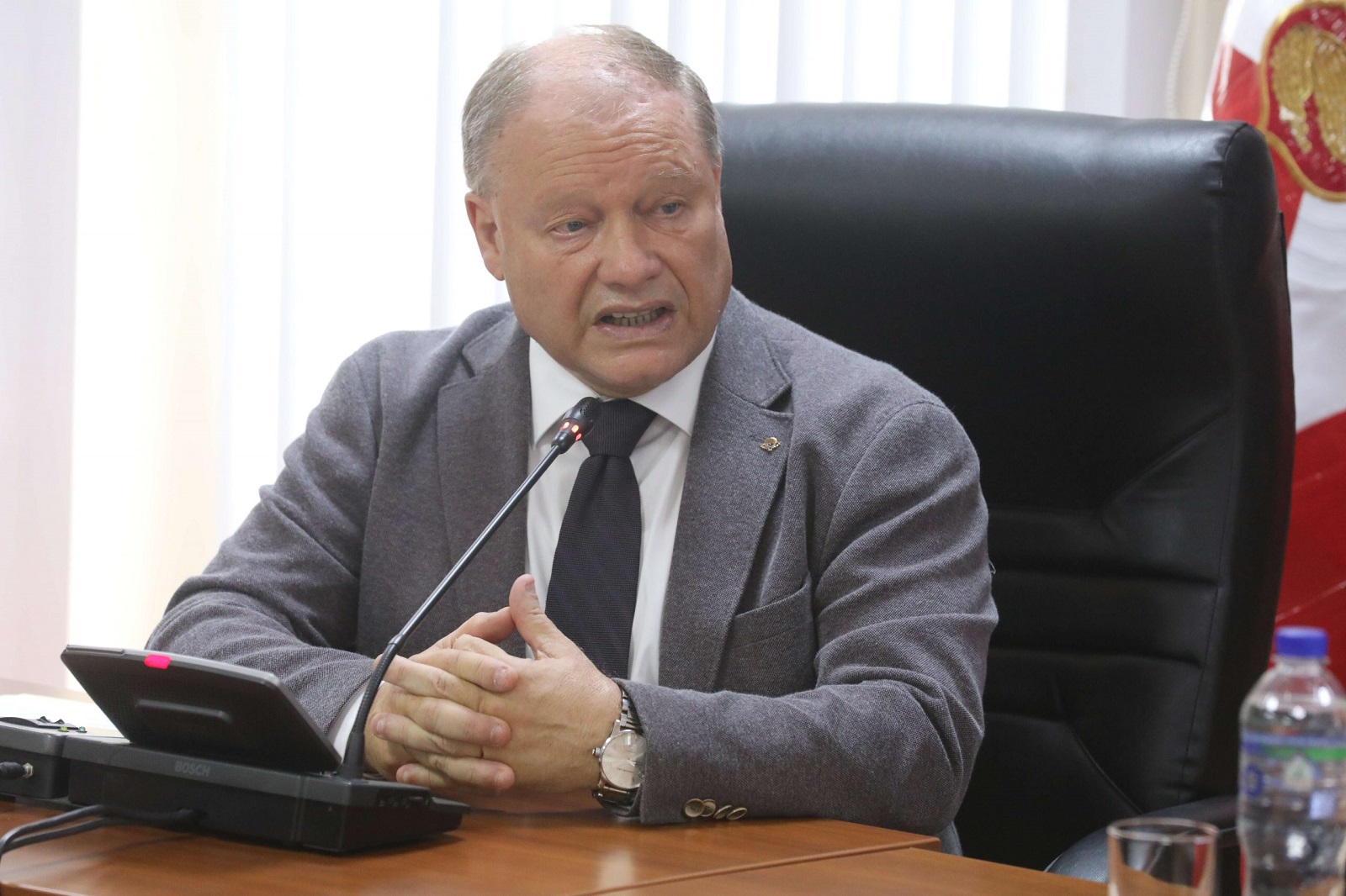 Vicepresidente del Parlamento Andino solicita intervención diplomática para atender crisis migratoria