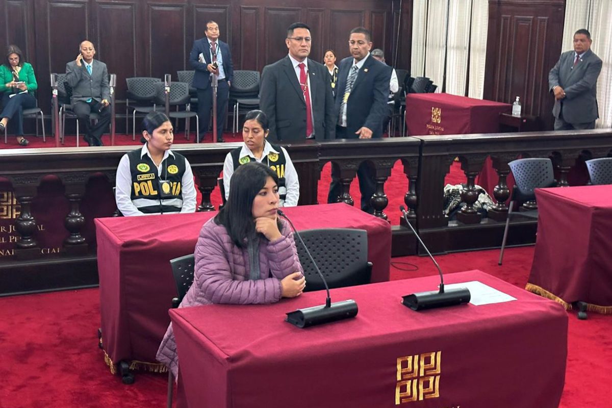 Betssy Chávez pasó la noche en carceleta del INPE en penal Ancón II