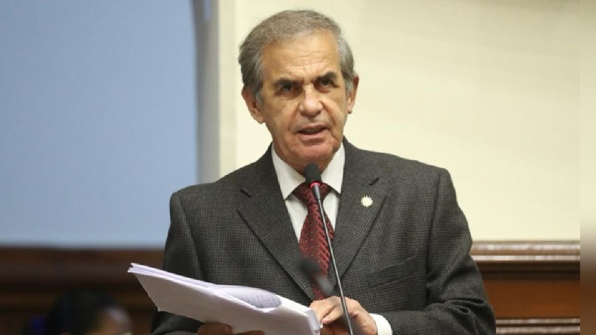 Roberto Chiabra denuncia a “mocha sueldos” Flores Ancachi