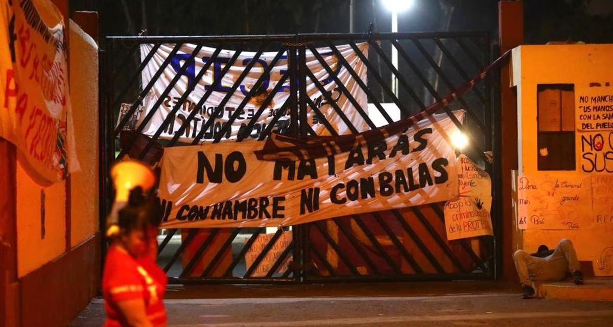 Estudiantes de San Marcos toman la universidad