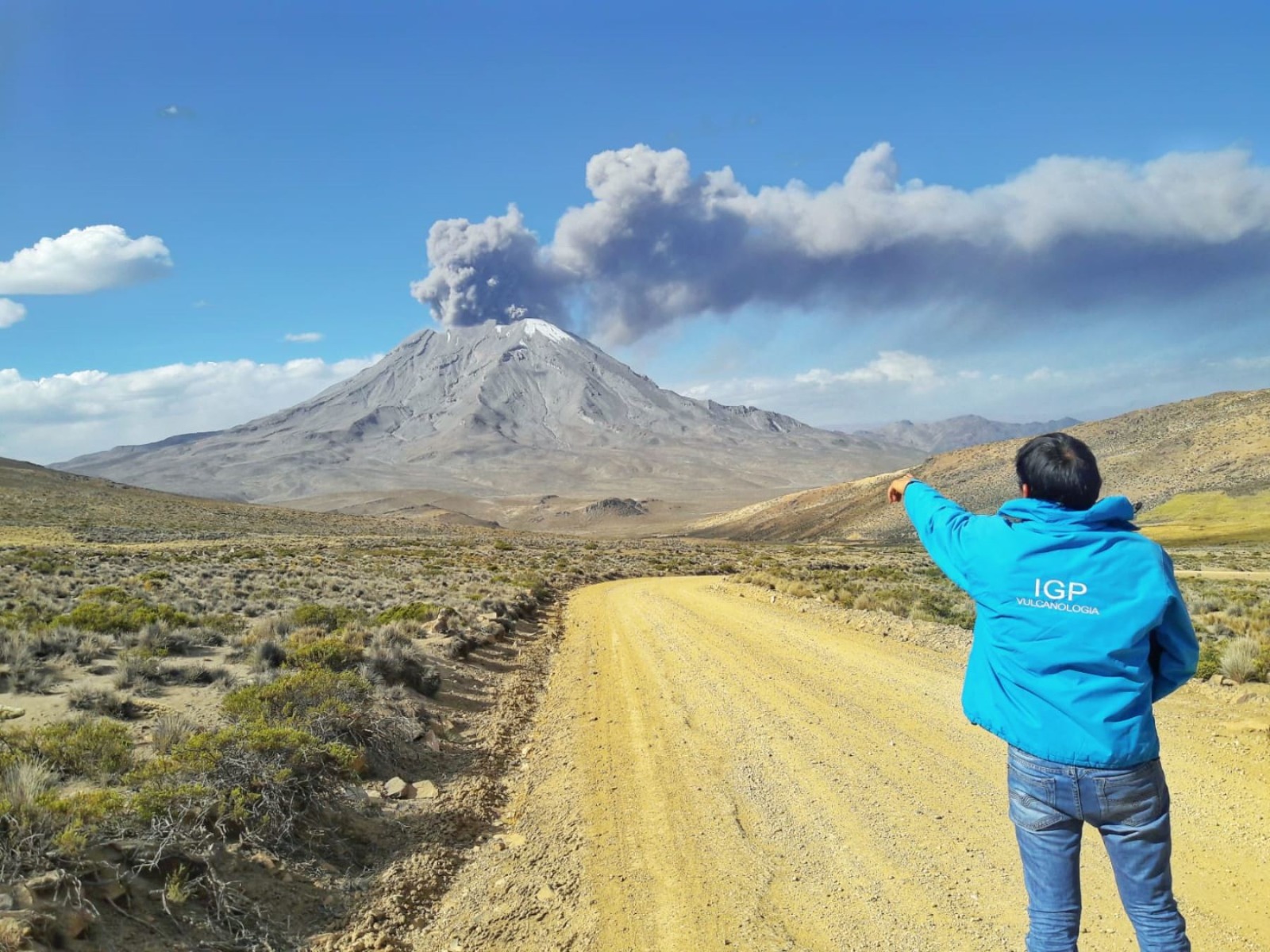 Arequipa: Turista chileno muere tras caer al abismo cuando subía al volcán Misti