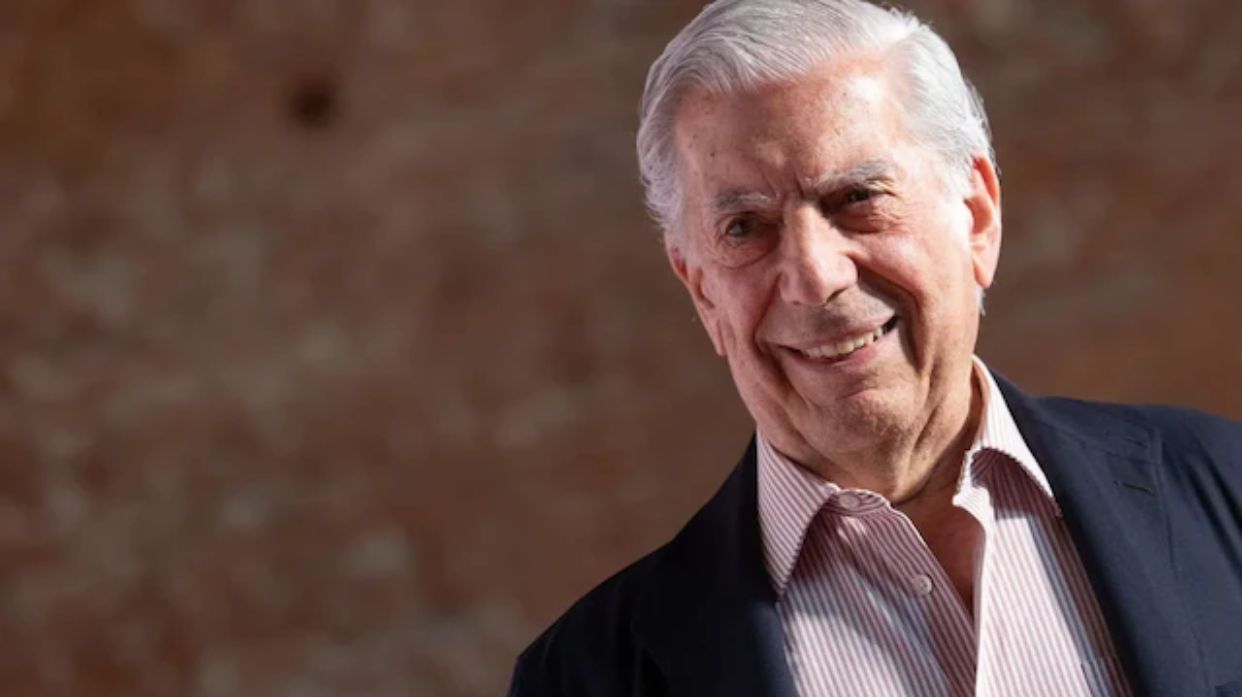 Mario Vargas llosa fue hospitalizado por segunda vez debido a COVID