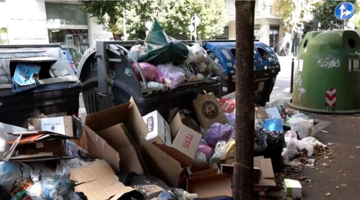 Roma en plena ola de calor y sus calles son saturadas por basura