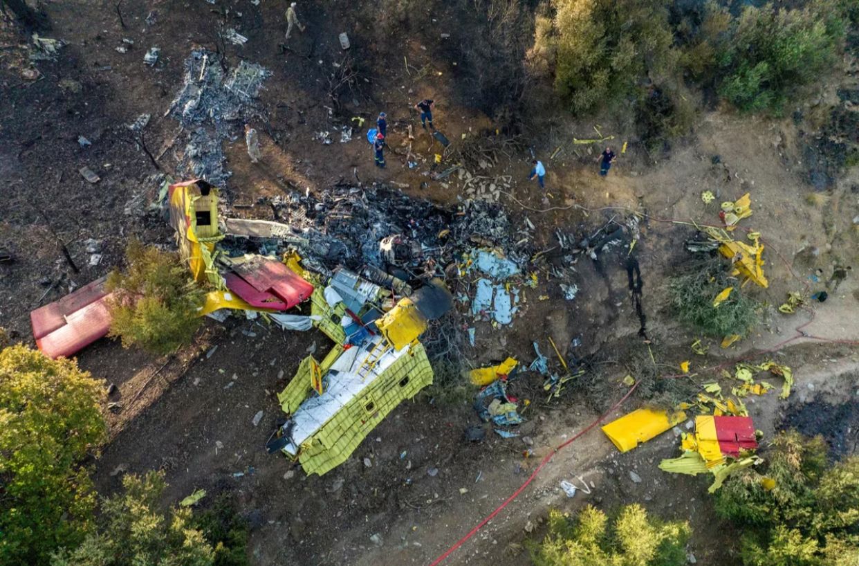 Avión bombero se estrelló al intentar apagar incendio en Grecia