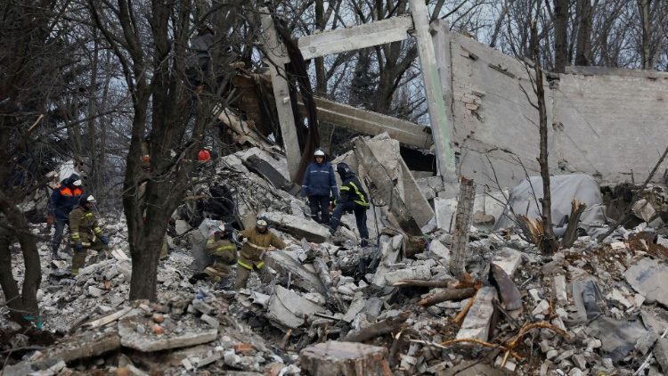 Autoridades rusas informan de 68 heridos en ataque ucraniano a Makíivka