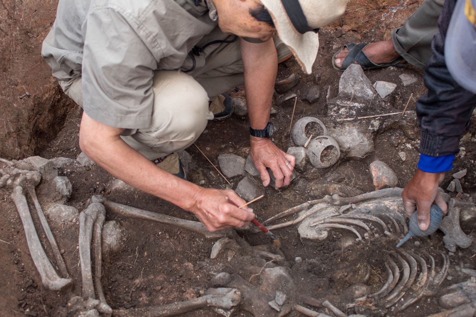 Cajamarca: Arqueólogos descubren la tumba del “Sacerdote de Pacopampa” de hace 3000 años