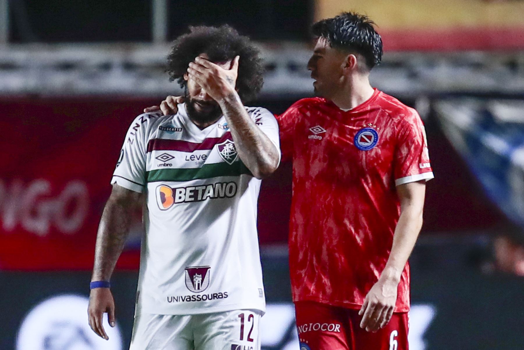 Marcelo es tendencia por fuerte lesión a Luciano Sánchez en la Libertadores