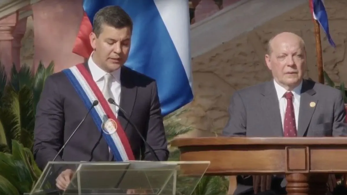 Santiago Peña toma la presidencia en Paraguay